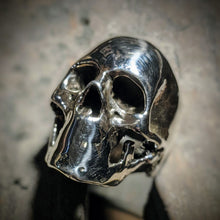 Load image into Gallery viewer, Silenced Skull Ring